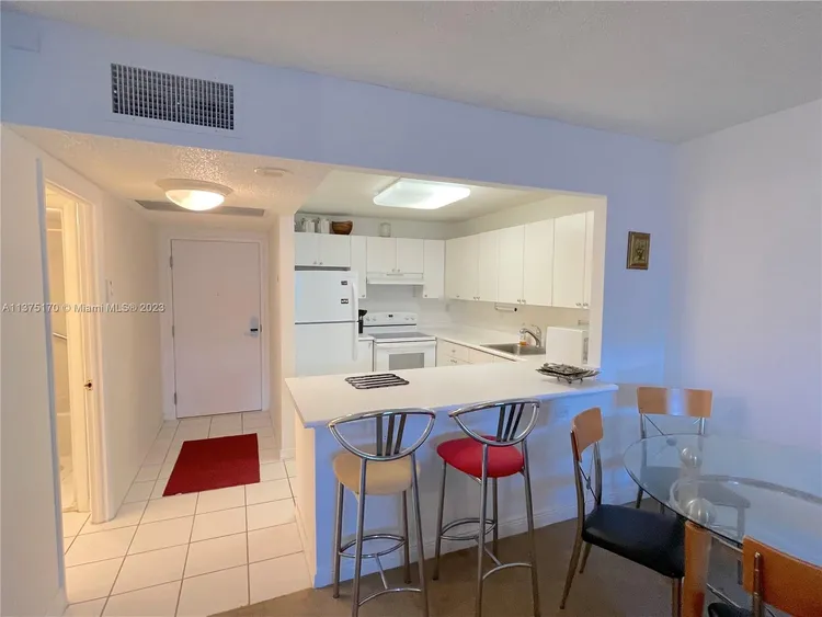 Roney Palace #630 image #14