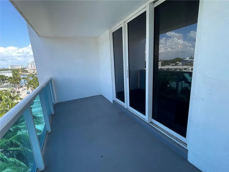 Roney Palace #630 image #17