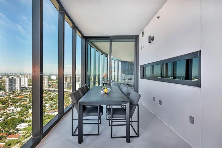 Porsche Design Tower #3503 image #12