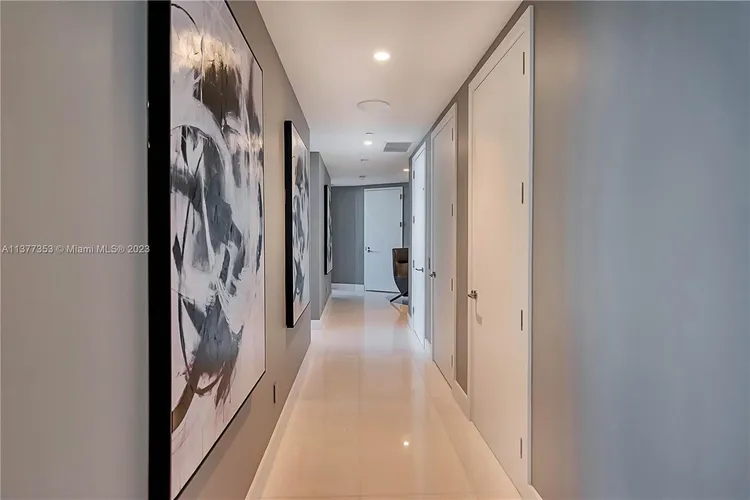 Porsche Design Tower #3503 image #16