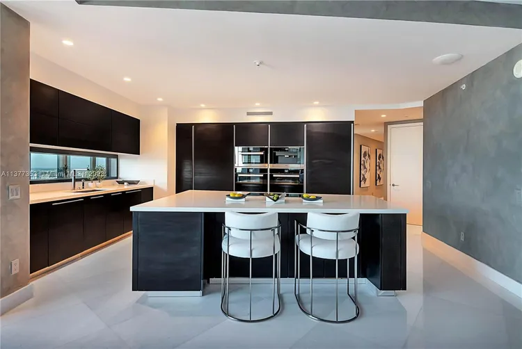 Porsche Design Tower #3503 image #7