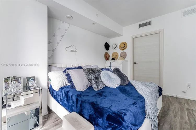 SLS Lux Brickell #1407 image #16