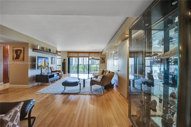 Biscayne Cove #1208 image #19