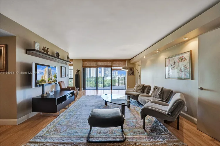 Biscayne Cove #1208 image #20