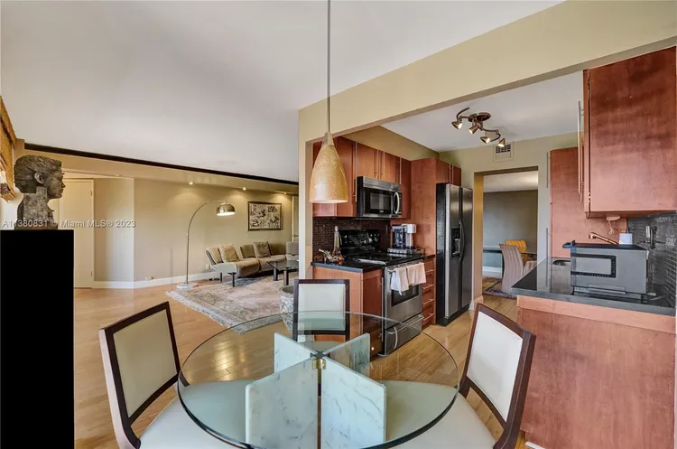 Biscayne Cove #1208 image #33