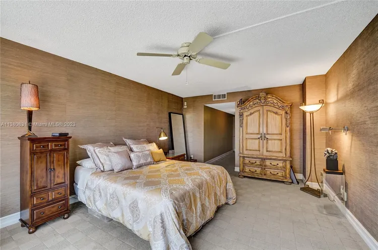 Biscayne Cove #1208 image #35