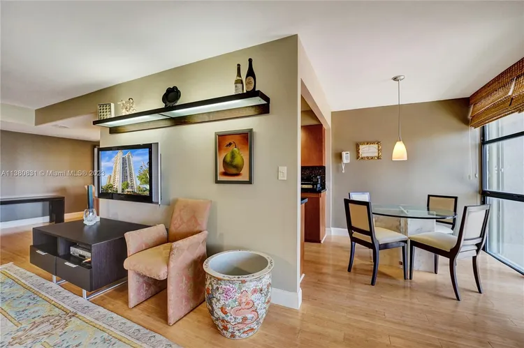 Biscayne Cove #1208 image #8