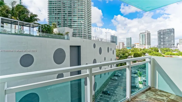 Bay Park Towers #903 image #12