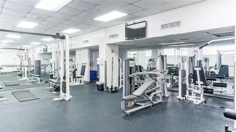 Bay Park Towers #903 image #15