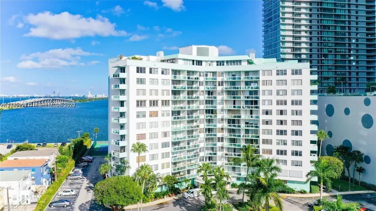 Bay Park Towers #903 image #27