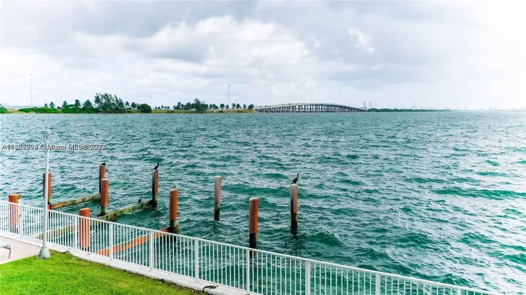 Bay Park Towers #903 image #28