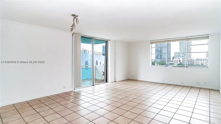 Bay Park Towers #903 image #7