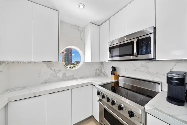 Ocean Place #8I image #16