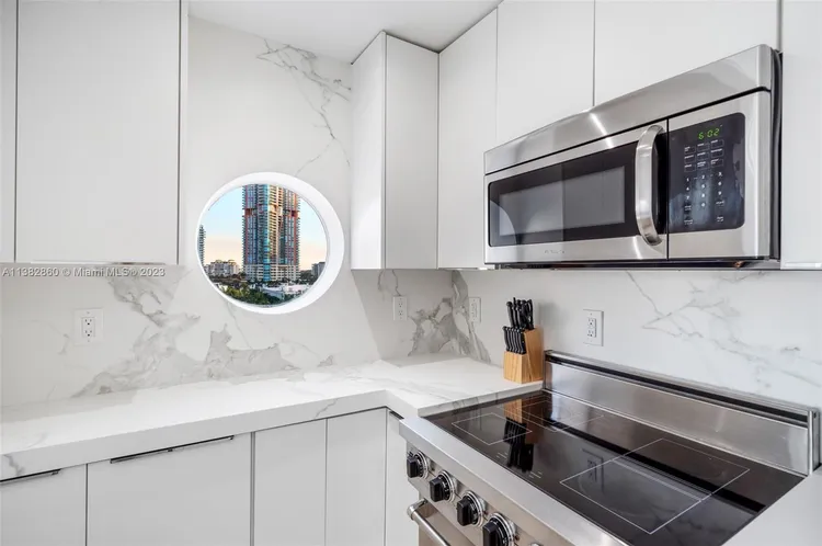 Ocean Place #8I image #17