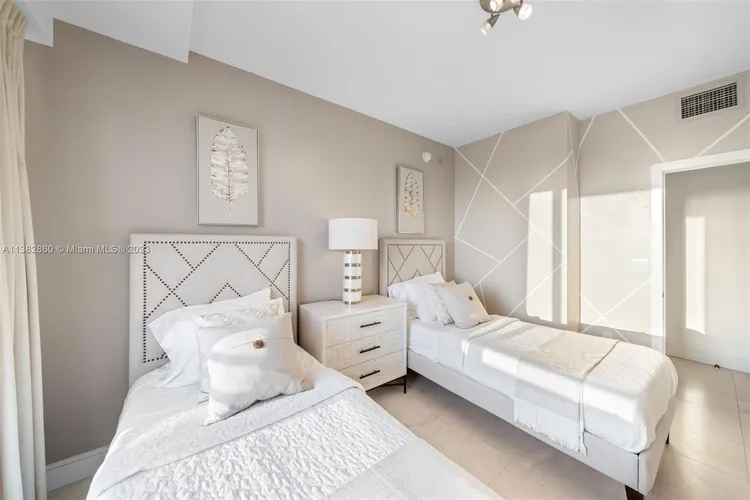 Ocean Place #8I image #39