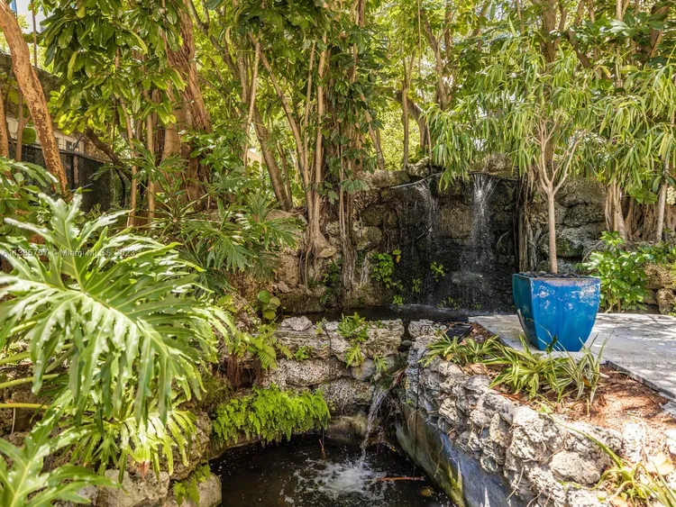 The Mutiny #510 image #20