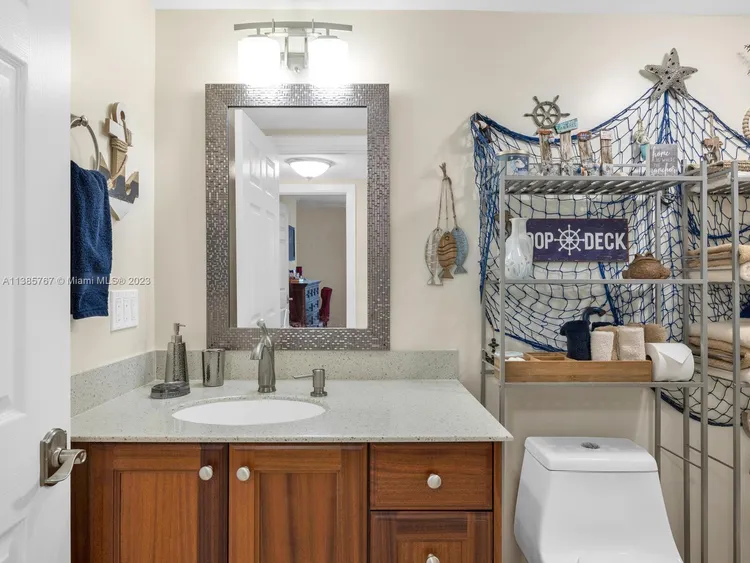 The Mutiny #510 image #6