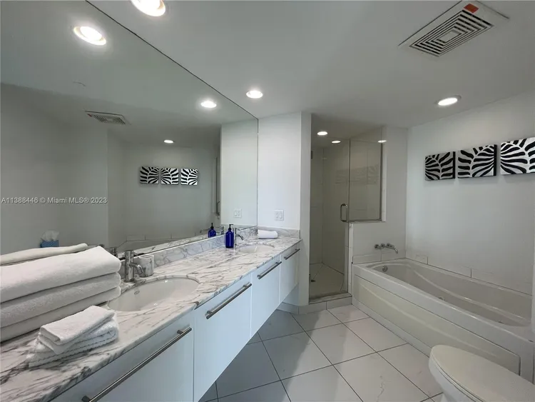 500 Brickell #2102 image #6