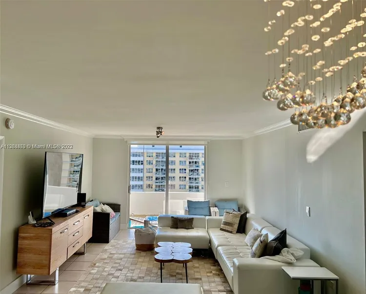 Oceanside Plaza #16W image #11