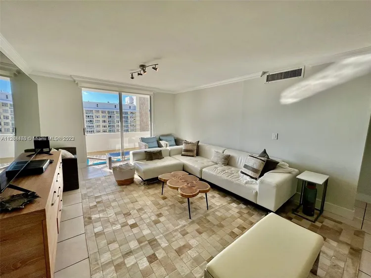 Oceanside Plaza #16W image #12