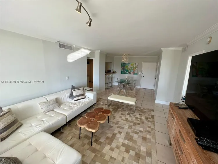 Oceanside Plaza #16W image #13