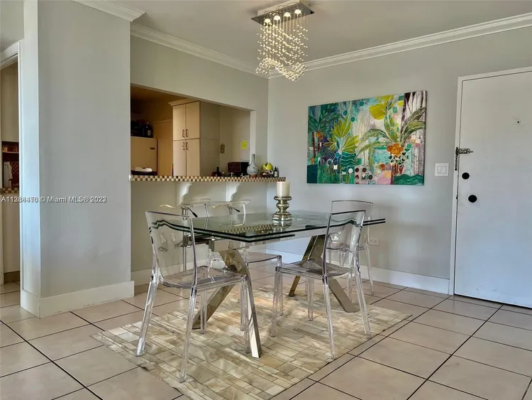 Oceanside Plaza #16W image #28