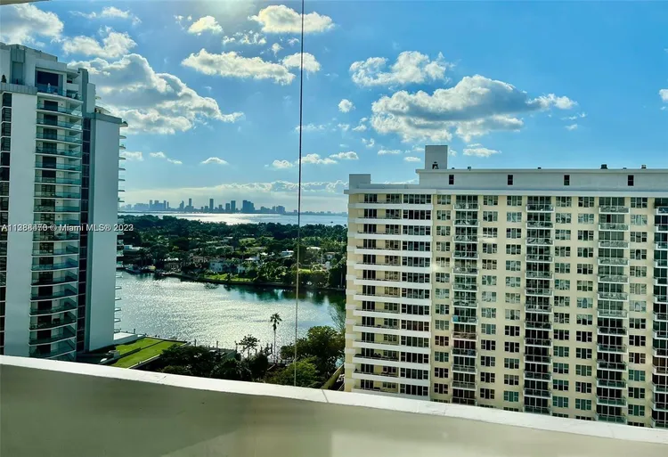 Oceanside Plaza #16W image #45