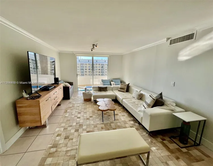 Oceanside Plaza #16W image #52