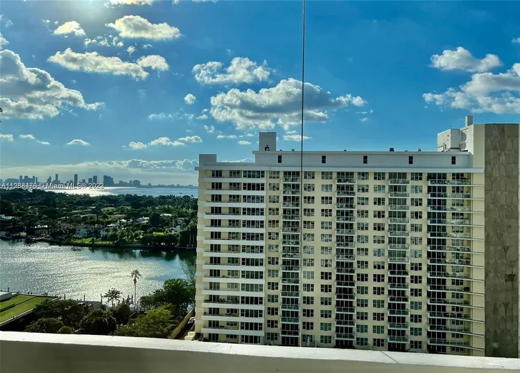 Oceanside Plaza #16W image #53