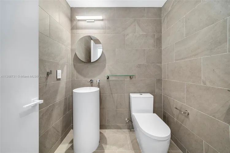 Monaco Yacht Club & Residences #8D image #30