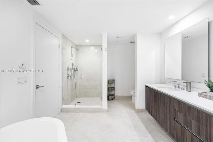 Aria on the Bay #408 image #11