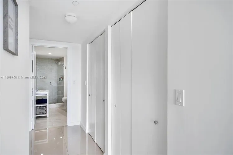 Aria on the Bay #408 image #14