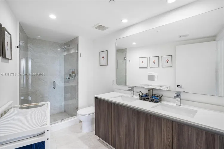 Aria on the Bay #408 image #15