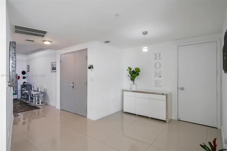 Aria on the Bay #408 image #16