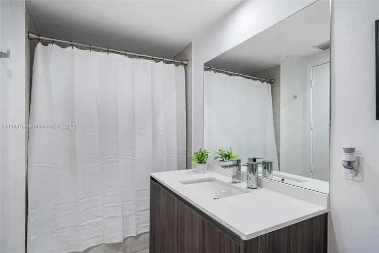 Aria on the Bay #408 image #18