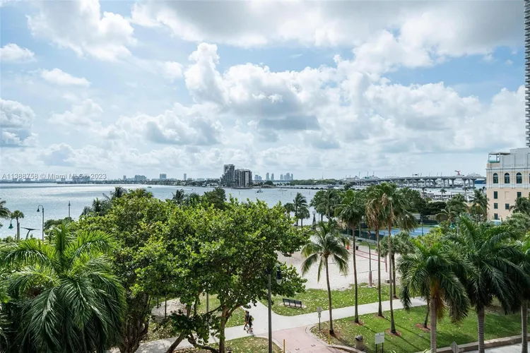 Aria on the Bay #408 image #23