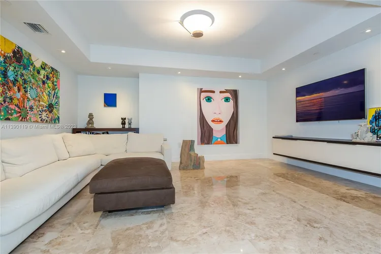 Peninsula #2401 image #26