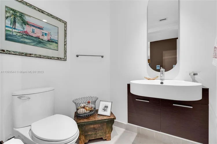 Grovenor House #1406 image #25