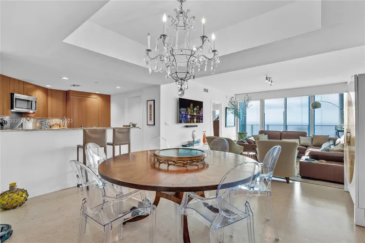 Grovenor House #1406 image #6