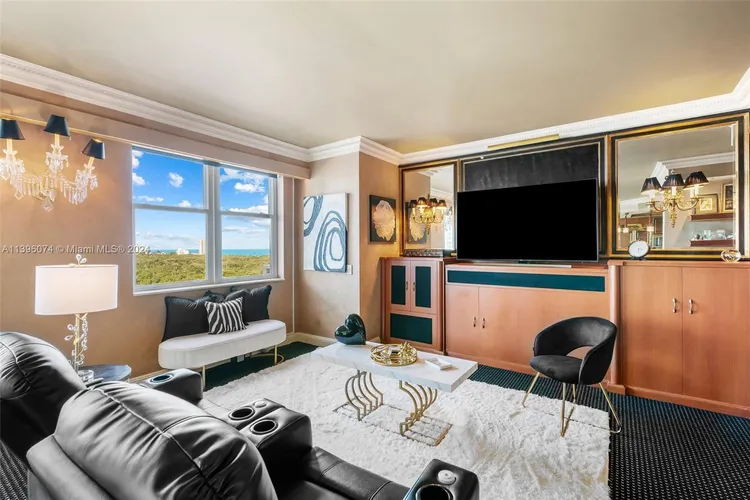 Le Club International #1006 image #14