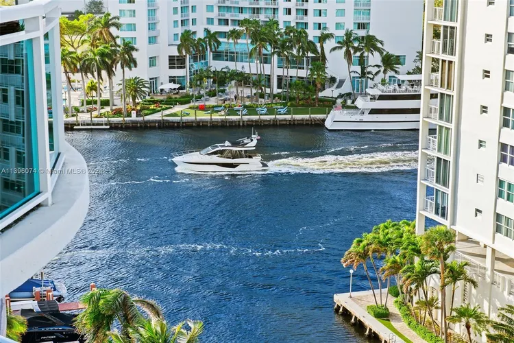 Le Club International #1006 image #34