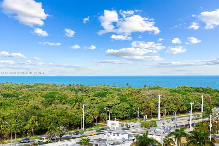 Le Club International #1006 image #35