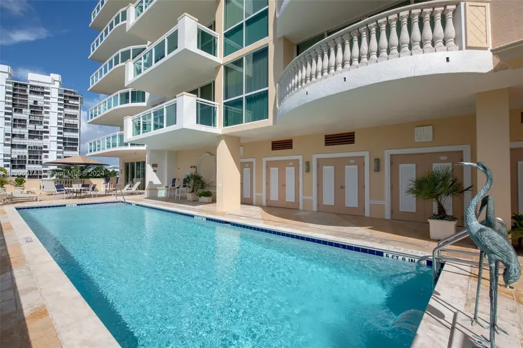 Le Club International #1006 image #41