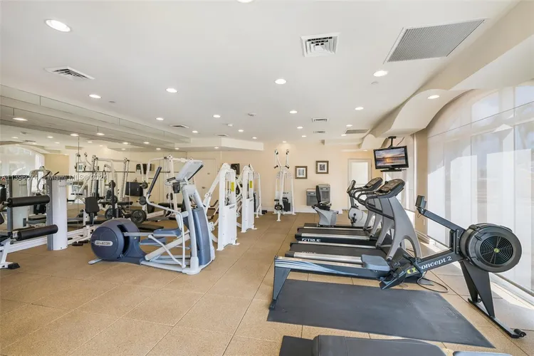 Le Club International #1006 image #44