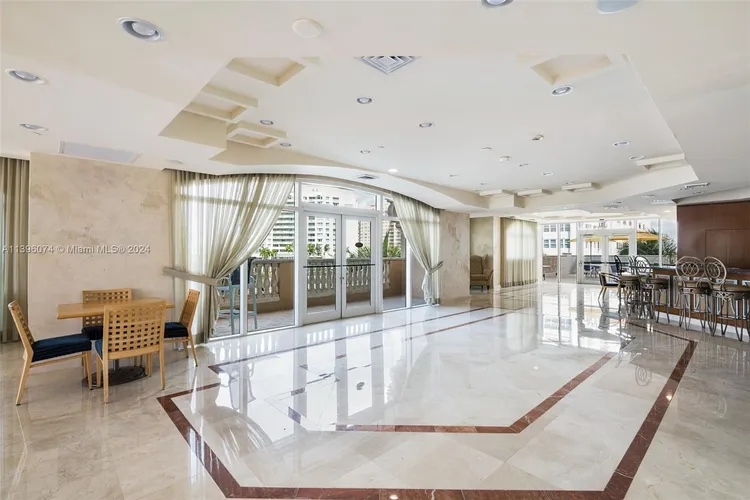 Le Club International #1006 image #45