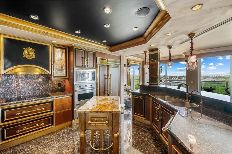 Le Club International #1006 image #8