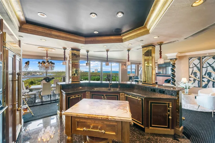 Le Club International #1006 image #9