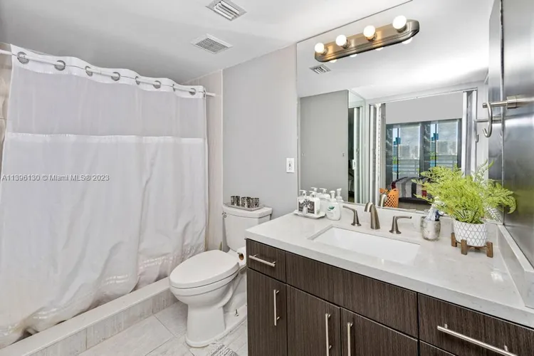 Parc Central South #1017 image #15