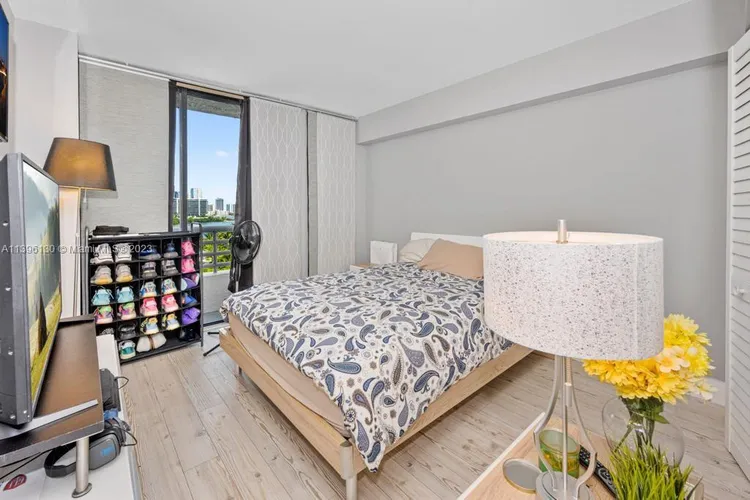 Parc Central South #1017 image #18