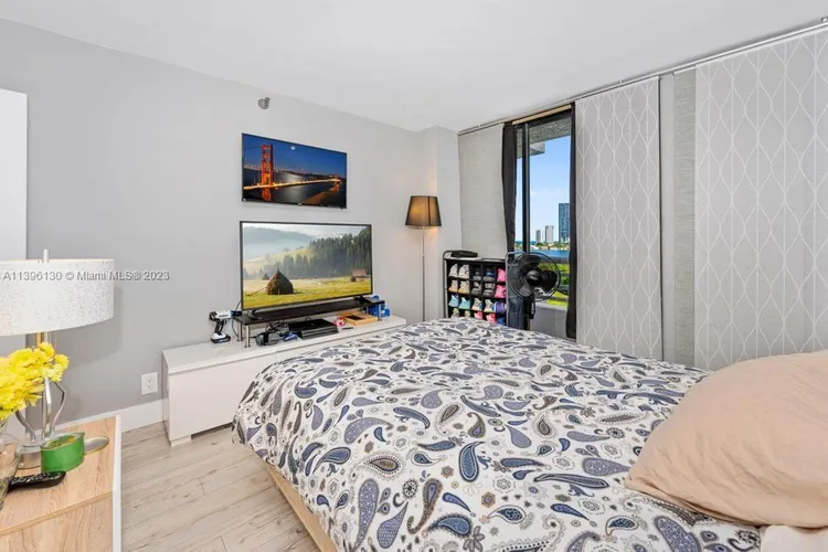 Parc Central South #1017 image #19